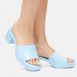 Steve Madden Harlin Blue Rubber Barbie Shoes sandals size 8